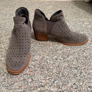 Earth Booties - Size 8